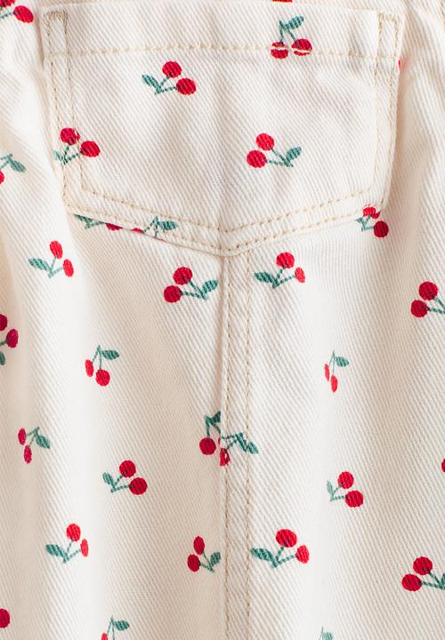 H&M - 2-piece dungaree dress and top set - light beige/cherries
