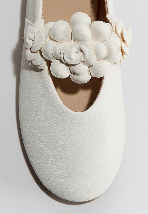 H&M - Appliqued ballet pumps - cream