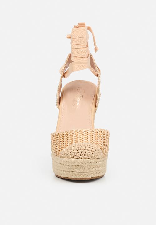 Miss Black - Moniker  raffia platform wedge - natural