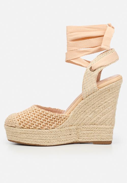Miss Black - Moniker  raffia platform wedge - natural