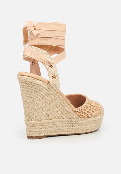 Miss Black - Moniker  raffia platform wedge - natural