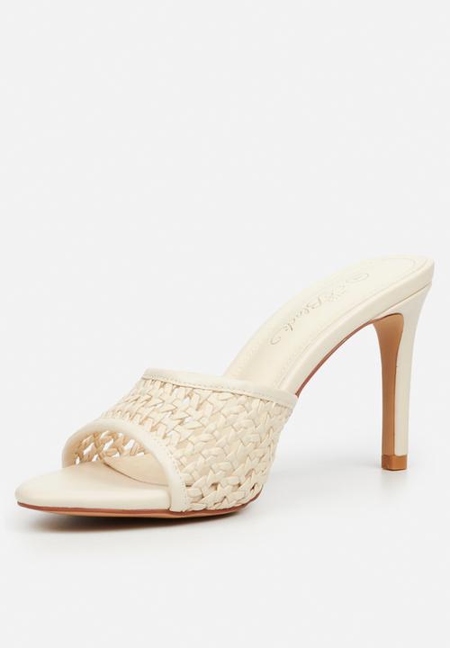 Miss Black - Nelly 8 macrame heel - ivory
