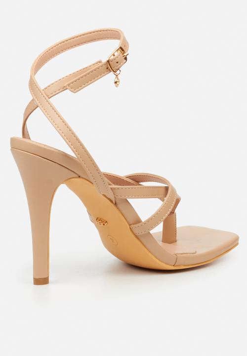 Miss Black - Razz 3 ankle-strap toe thong heel - natural
