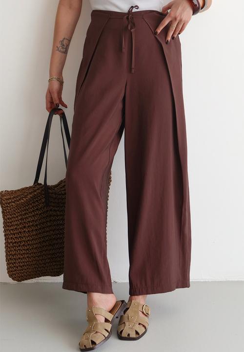 Trendyol - Wide-Leg Trousers with Closure Detail - Brown