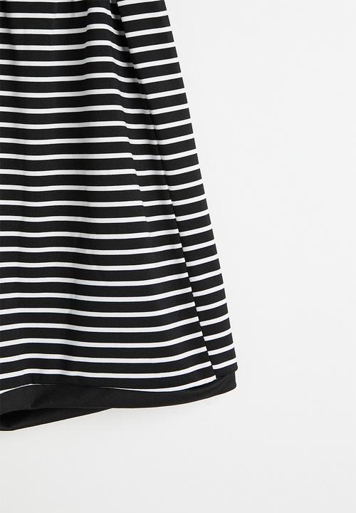 Pop Candy - Tee and shorts - black stripes