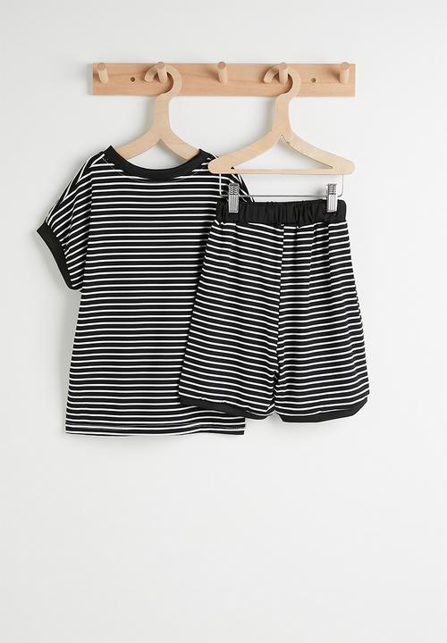 Pop Candy - Tee and shorts - black stripes
