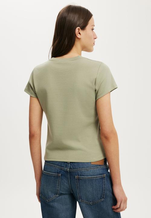 Cotton On - 90s Baby Tee - Pale Eucalyptus