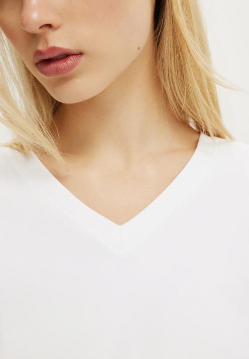 Cotton On - Blair Batwing V Neck - White