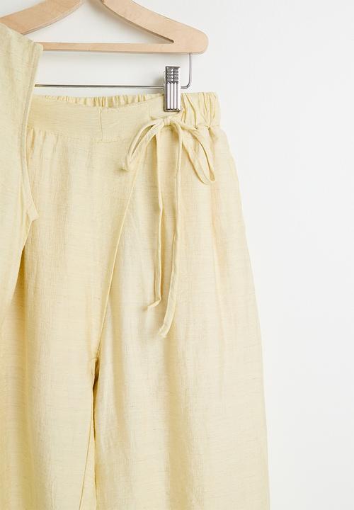 Pop Candy - Sleeveless top with cami & pants - beige/white