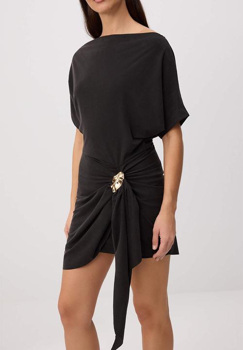 Trendyol - Premium Lyocell Bell-Shaped Mini Knit Dress with Accessory Detail - Black