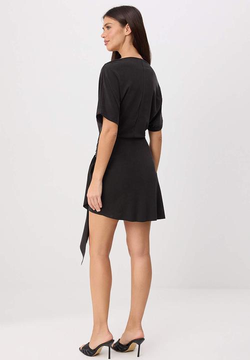 Trendyol - Premium Lyocell Bell-Shaped Mini Knit Dress with Accessory Detail - Black