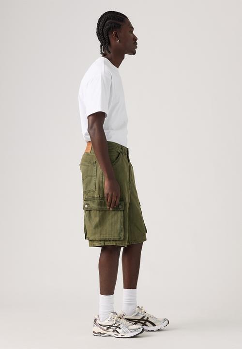 Levi’s® - 478 BAGGY CARGO SHORTS - 001GU-0015 FOREST BADGE OD SHORTS