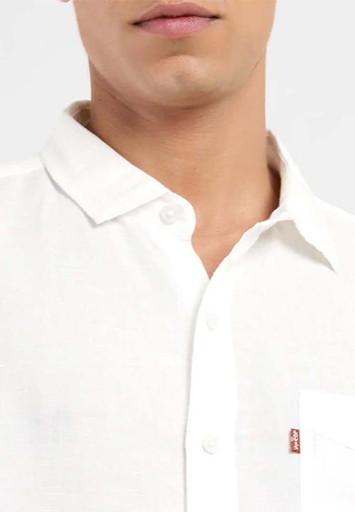 Levi’s® - CLASSIC SINGLE POCKET S/S SHIRT - White / Off White
