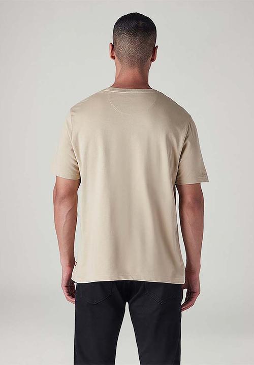 Levi’s® - SP SOFT QUILT EMBOSS GRP TEE - Khaki / Beige