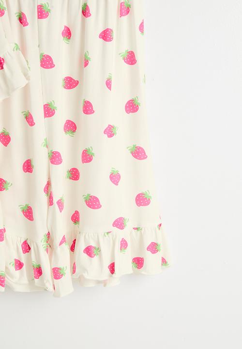 Pop Candy - Strawberry aop tee & shorts pj set - white
