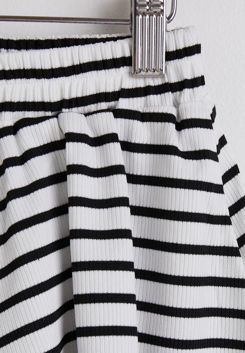 Pop Candy - Sleevless golf shirt & shorts - black stripe