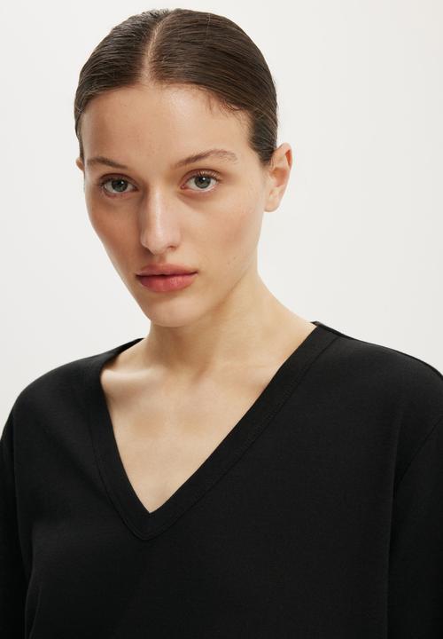 Cotton On - The Slub V Neck Tee - Washed Black