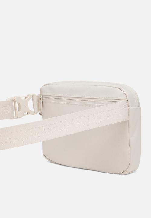 Under Armour - Essential Waistbag - Vanilla