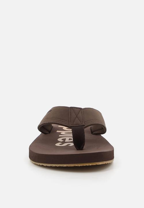 Hush Puppies - Stomp - Brown