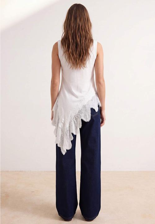 Trendyol - V-Neck Lace Detail Knit Blouse - Ecru