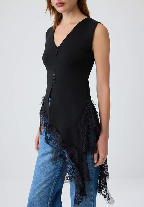 Trendyol - V-Neck Lace Detail Knit Blouse - Black
