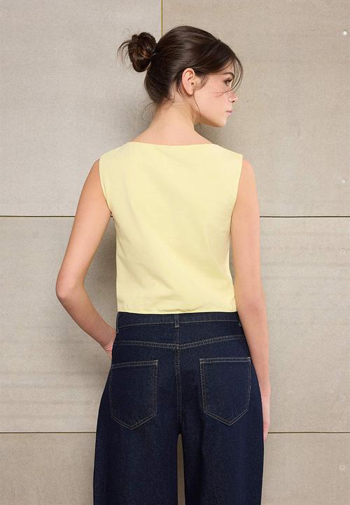 Trendyol - Fitted Sleeveless Cropped Cotton Blouse - Light Yellow