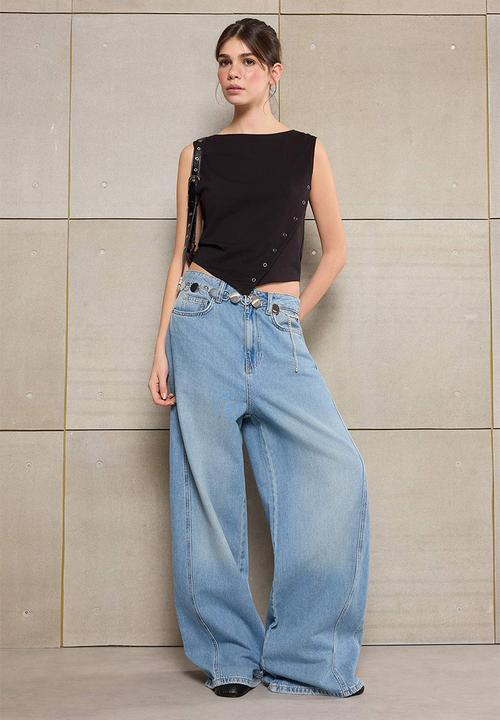 Trendyol - Fitted Sleeveless Cropped Cotton Blouse - Black