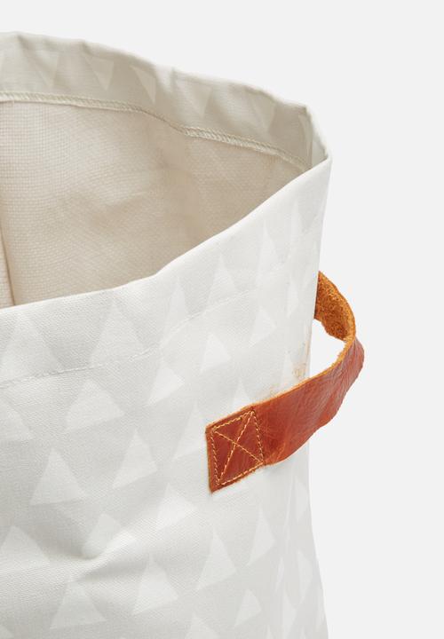 Love Milo - Triangle laundry basket