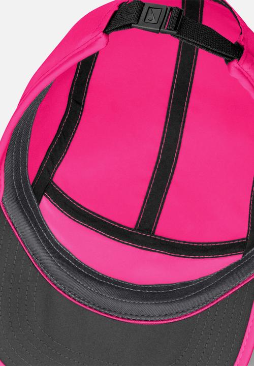 Nike - Dri-FIT swoosh cap - hyper pink