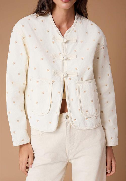 Trendyol - Sustainable Heart Embroidered Denim Jacket - Ecru