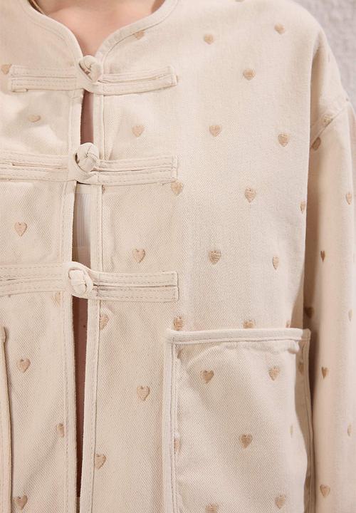 Trendyol - Sustainable Heart Embroidered Denim Jacket - Ecru