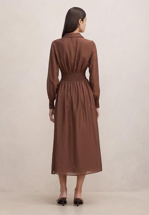 Forever New - Elissa shirred waist midi dress in shaved chocolate