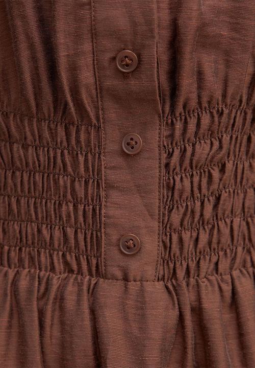 Forever New - Elissa shirred waist midi dress in shaved chocolate