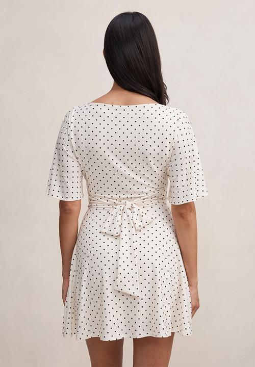 Forever New - Cora flutter sleeve tie mini dress in butter verona spot