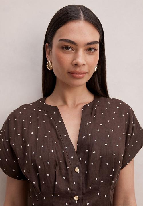 Forever New - Jemma v neck blouse in luxton spot