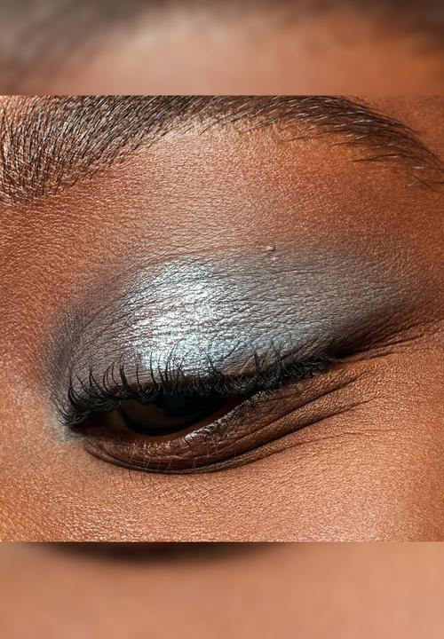 essence - the GREY edition mini eyeshadow palette