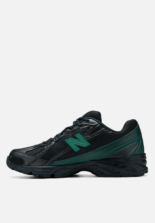 New Balance  - 740 - black