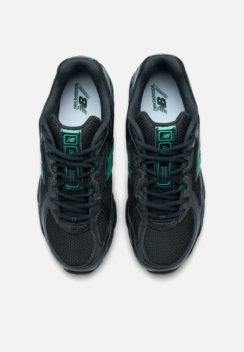 New Balance  - 740 - black