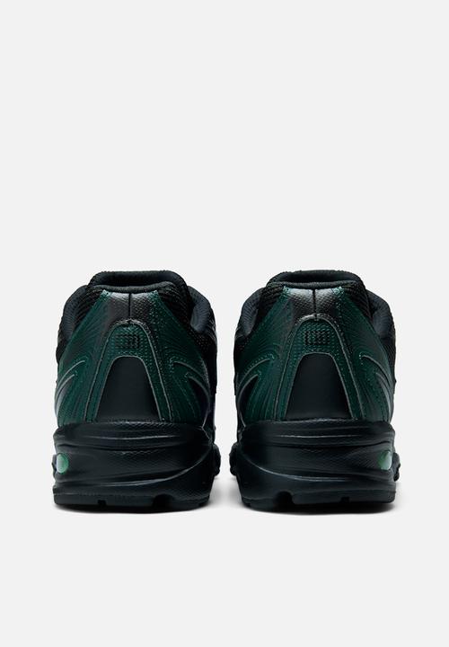 New Balance  - 740 - black