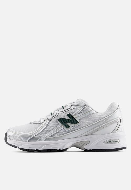 New Balance  - 740