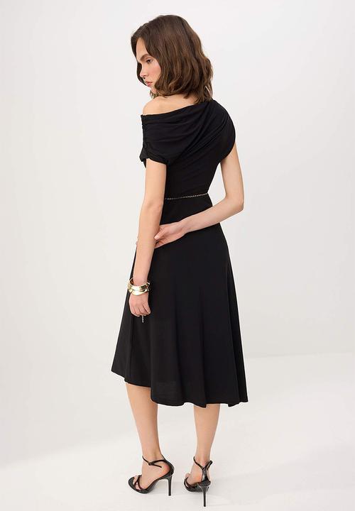 Trendyol - Off-Shoulder Party Dress with Chain Belt - Black