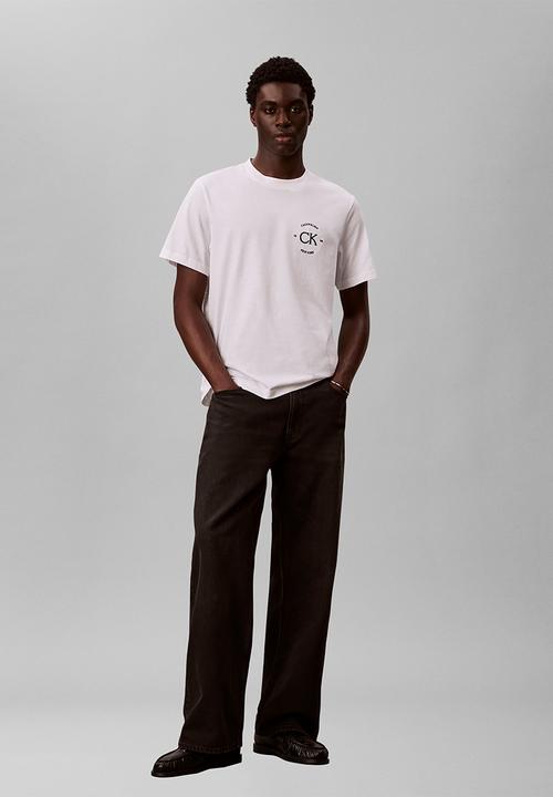 Calvin Klein - 20s april graphic seasonal fashion range - Bright White