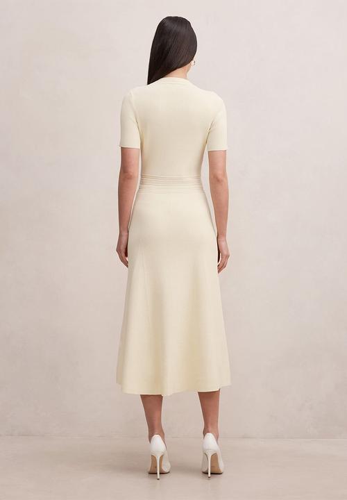 Forever New - Niki v-neck stitch knit dress in lemon yellow