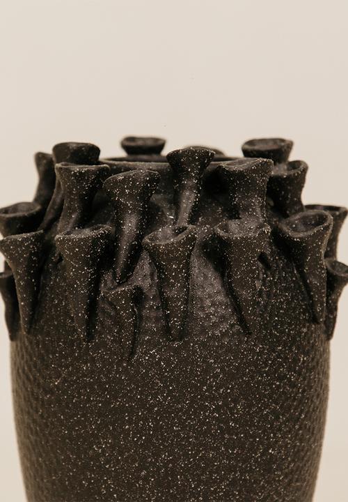 Noha - Kora Vase Medium - Charcoal