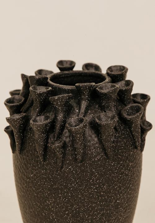 Noha - Kora Vase Medium - Charcoal