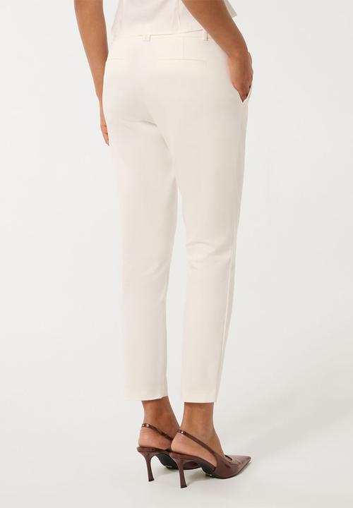Forever New - Grace 7/8th slim pants in porcelain suit