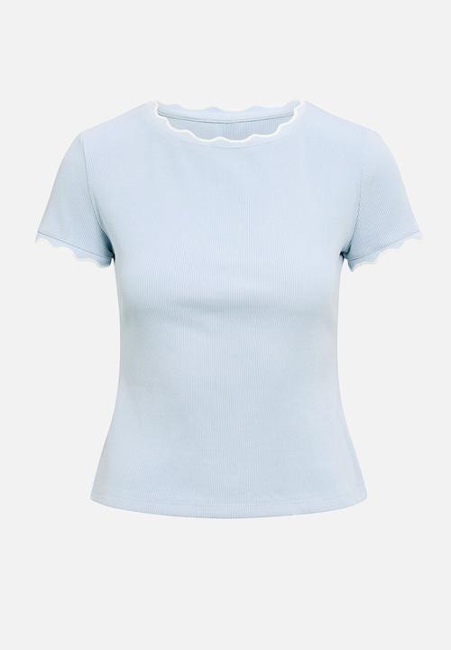 Forever New - Rebecca scallop trim t-shirt in cloud blue/porcelain