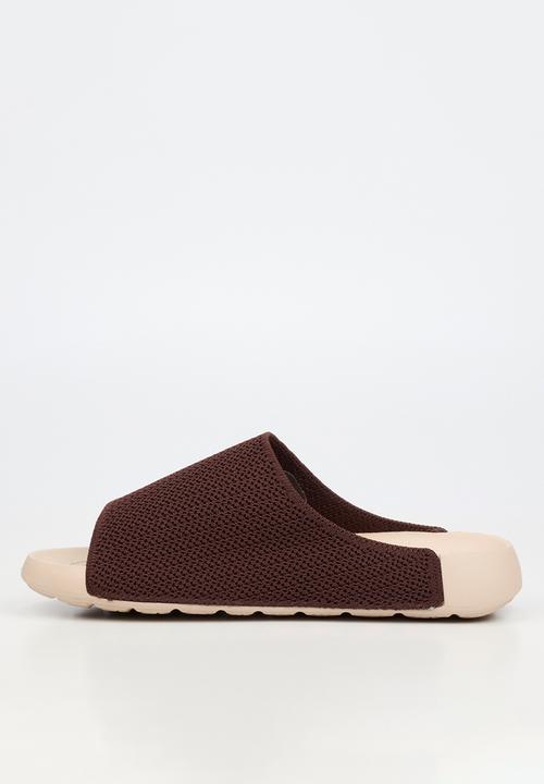 Butterfly Feet - Falken 1 slide - chocolate