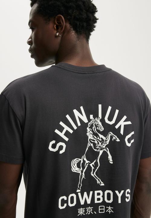 Cotton On - Fitted Graphic T-Shirt-Washed Black / Shinjuku