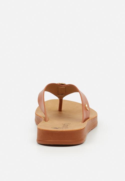 Butterfly Feet - Zina 25 thong sandal - tan
